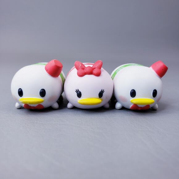 Lot of 23 Disney Tsum Tsum & 6 Accessories Multiple Sizes Some Duplicates - Picture 8 of 16